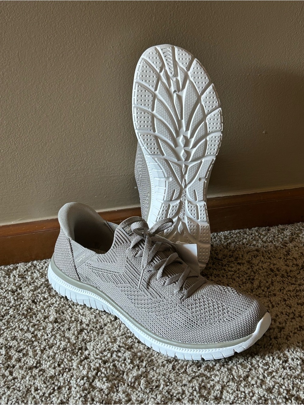 Skechers Virtue Flawless Hands Free Taupe stretch knit sneakers women's size 9 - Picture 1 of 10